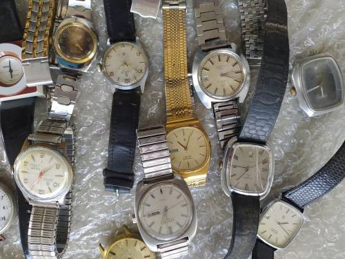 WOW, vintage watch lot for spares, see pics
